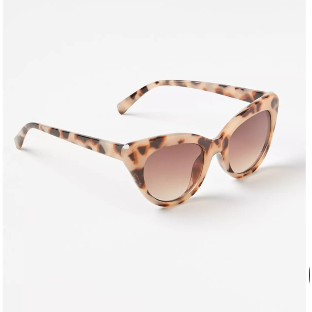 LOFT NWT Vintage Inspired Cateye Sunglasses‎ - Creamy Ivory Tortoise